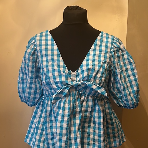 Lilly Pulitzer - Picture 2 of 6